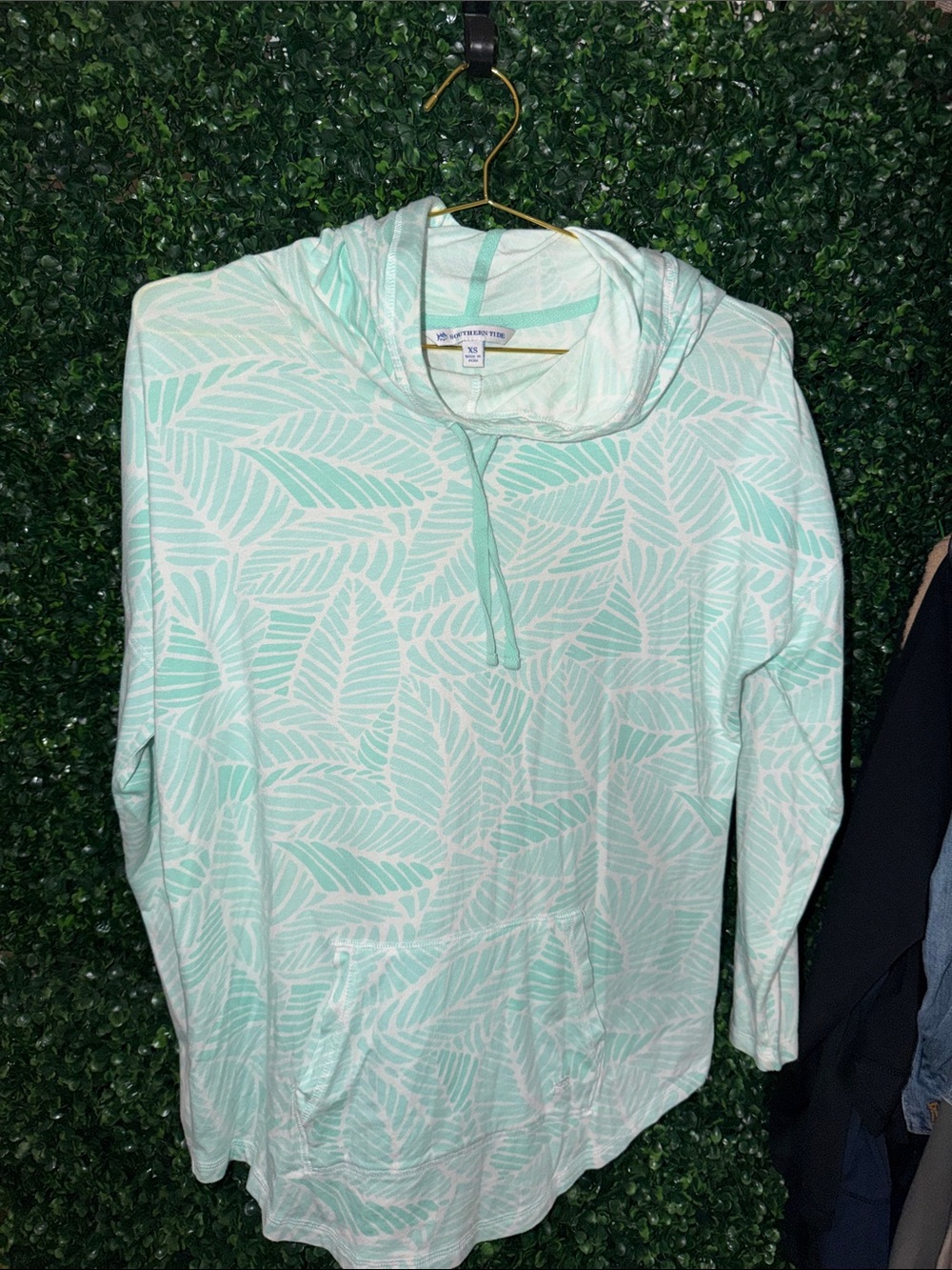 Southern Tide Mint Leaf-Print Hooded Sweater